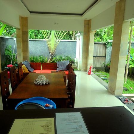 ウブド Jayastuti Houseヴィラ エクステリア 写真